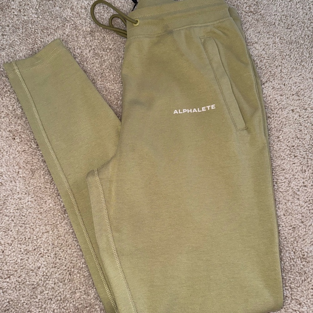 Alphalete joggers L green